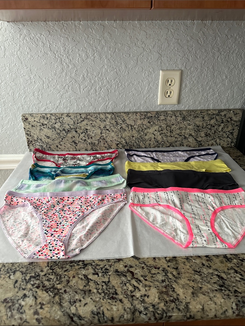 Womens Assorted victoria’s Secret women’s bikini and hip huggers size m lot of 8